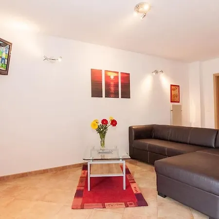 One-bedroom Semesterbostad Poreč